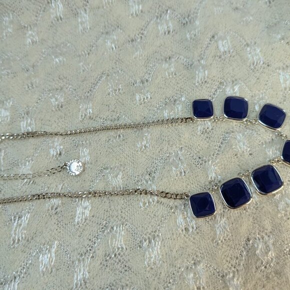 Liz Claiborne Necklace Navy Blue Resin Square Faceted Stones Silver Tone 17-20" - Picture 2 of 6
